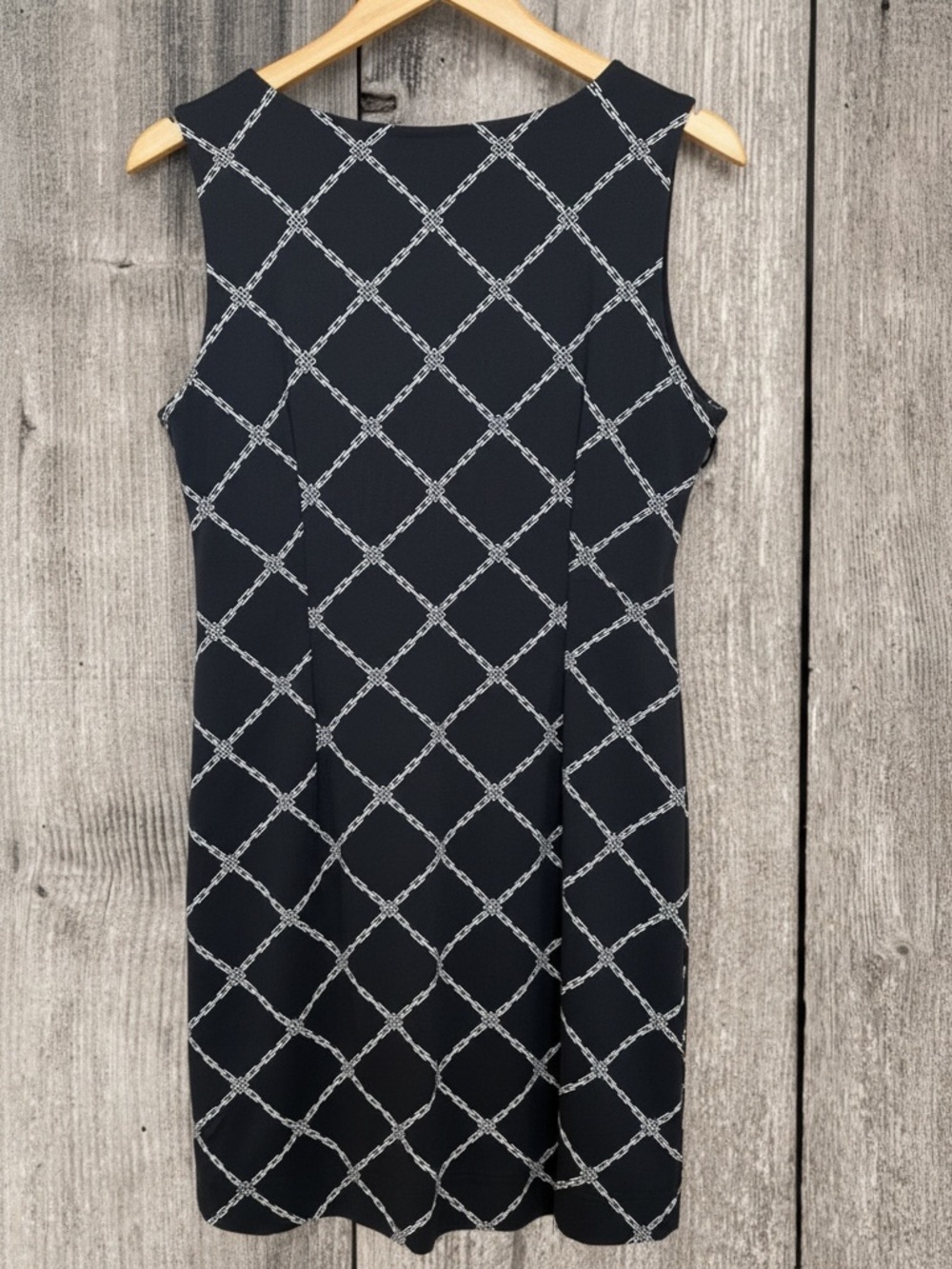 Black Sleeveless Geometric Chain-Print Dress - Picture 2 of 2